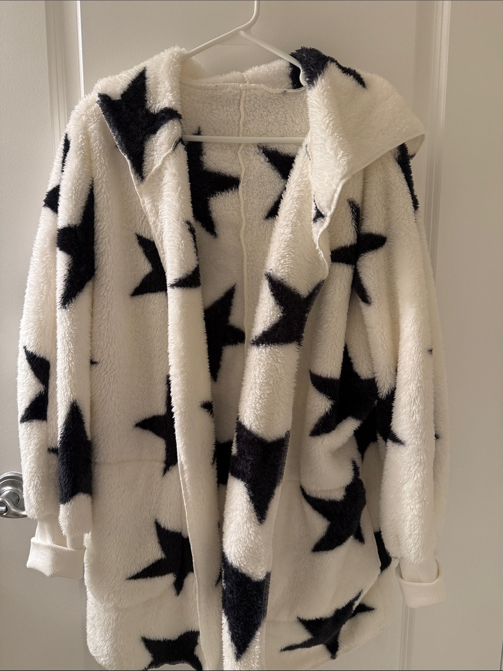 Cozy Star Print Hooded Fleece Cardigan - Black & White